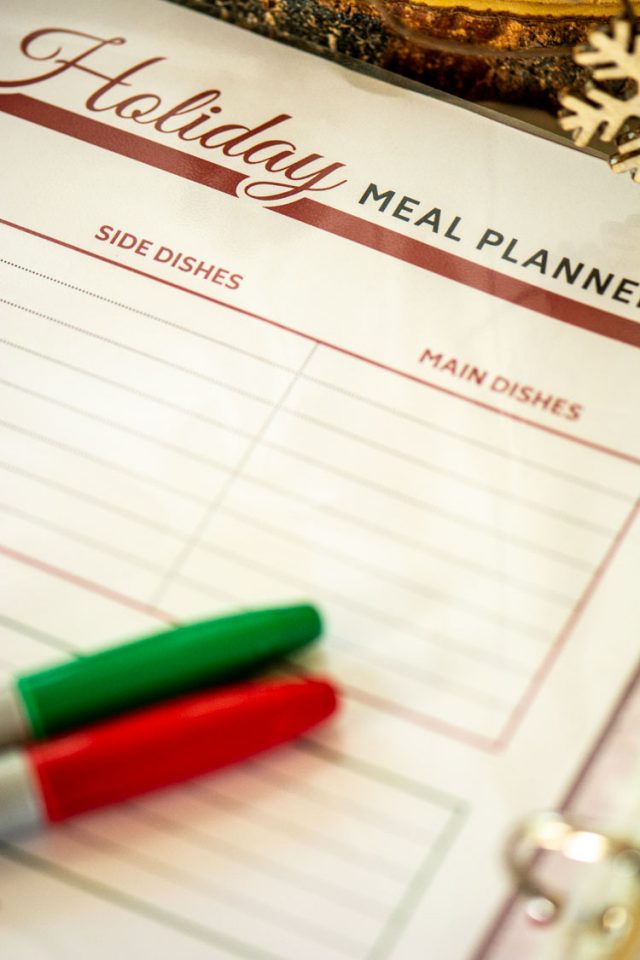 Free Holiday Printables Binder | Organization | Planner - Savor + Savvy