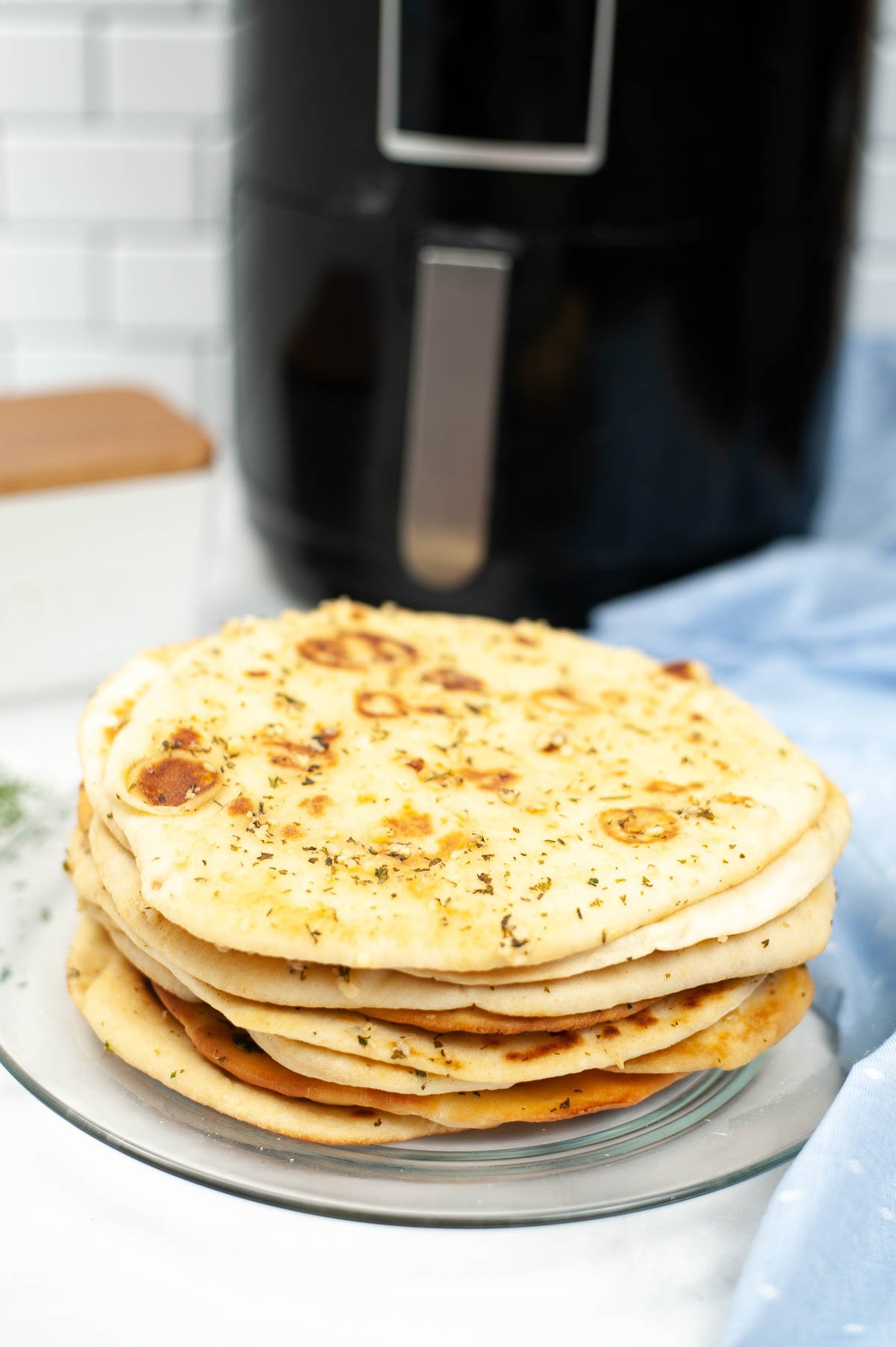 https://savorandsavvy.com/wp-content/uploads/2021/03/air-fryer-naan.jpg