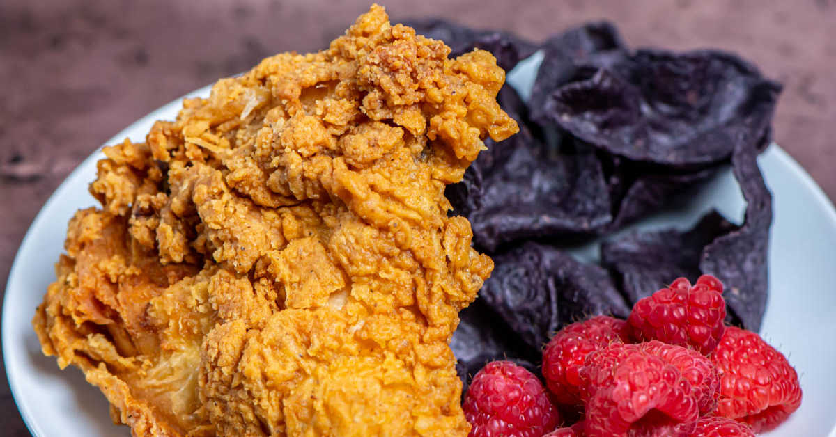 How Long Can Fried Chicken Sit Out? Savor + Savvy